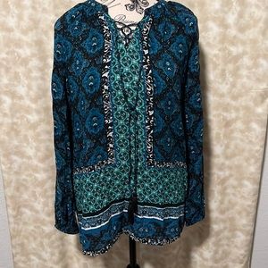 Cato crew neck long sleeve blouse.